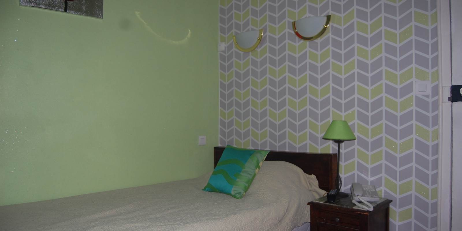 Chambre 1 personne petit lit Hôtel Jean Bart proche rue Fleurus rue Madame rue Vaugirard rue Assas 75006 Paris